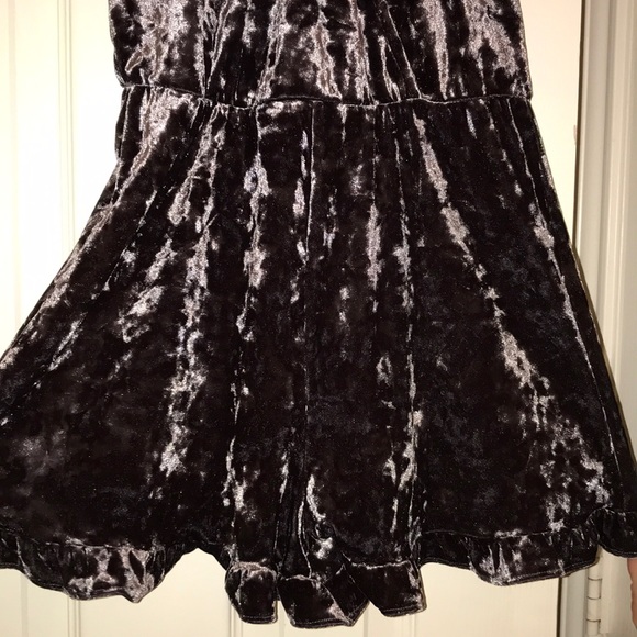 Kendal and Kylie velvet romper - Picture 3 of 5